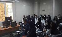 جلسه معارفه دانشجویان جدید الورود به مركز با حضور كارشناس پژوهش و كتابخانه